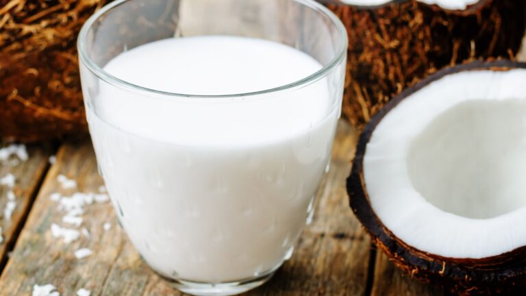 Coquetel de Coco - Largo da Cachaça